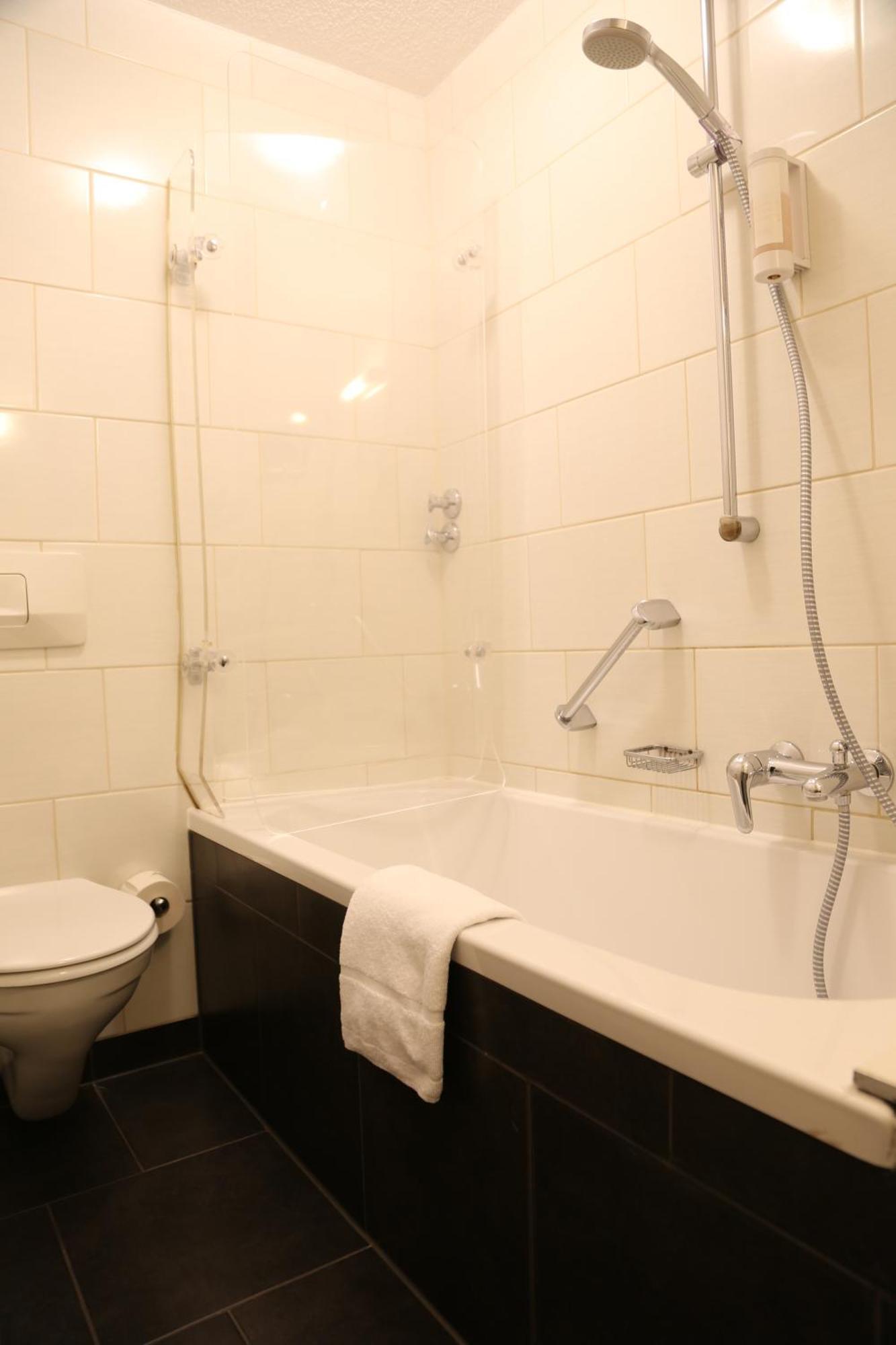 Economy Double Room,1276981273:JPEG